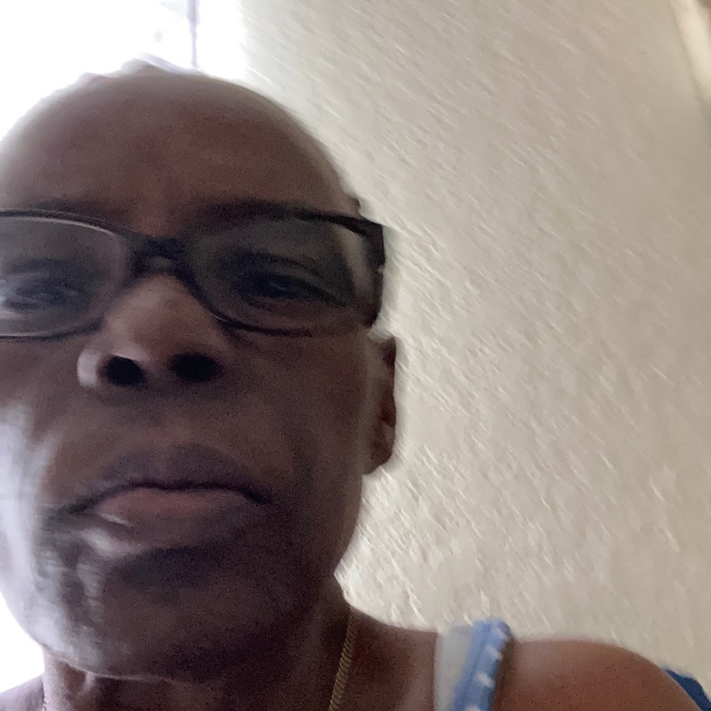 Meet your Posher, Cassandra